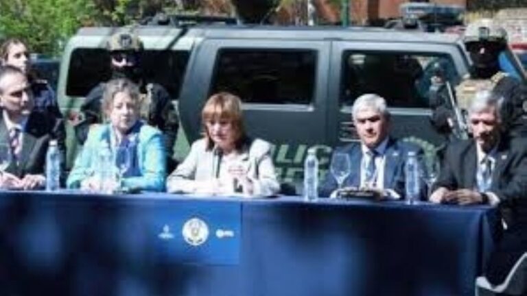 Bullrich calificó de brutal el triple crimen de Florencio Varela y pidió aplicar la Ley Antimafias