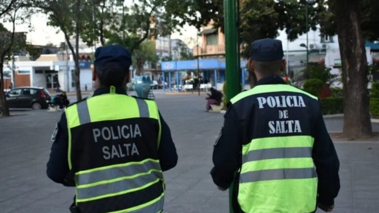 Separaron a 21 policías por presunta desaparición de dinero secuestrado