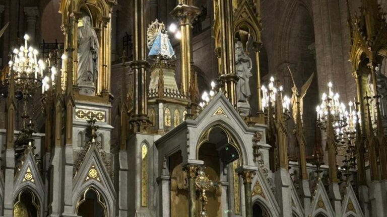 Miles de fieles caminaron hacia la Virgen de Luján en la 51 Peregrinación