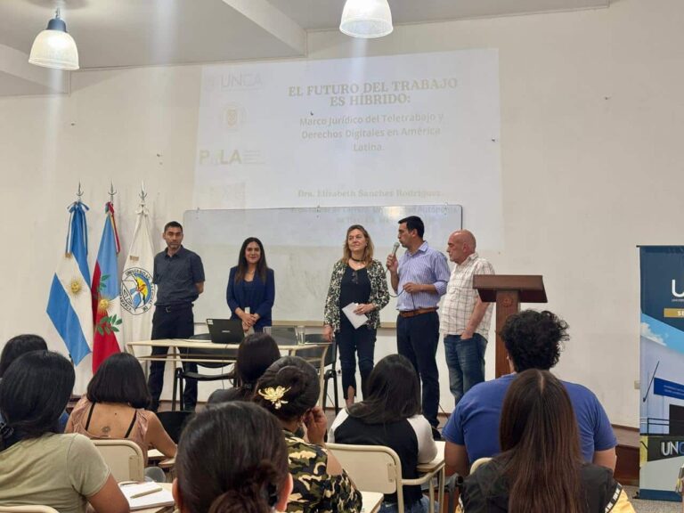 Docentes de México y Chile llegan a la UNCA para dictar charlas sobre inteligencia artificial y nuevas tecnologías