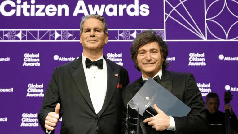 Scott Bessent ratificó el swap de 20.000 millones de dólares y anunció la compra de pesos argentinos