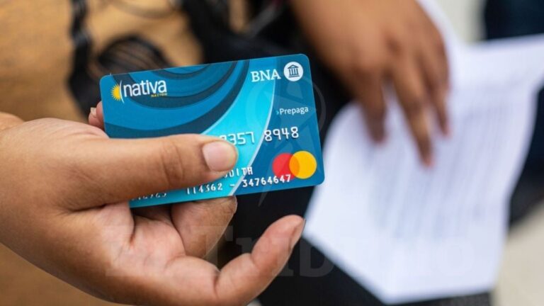 Becas Catamarca Incluye: arrancó la entrega de tarjetas del Banco Nación