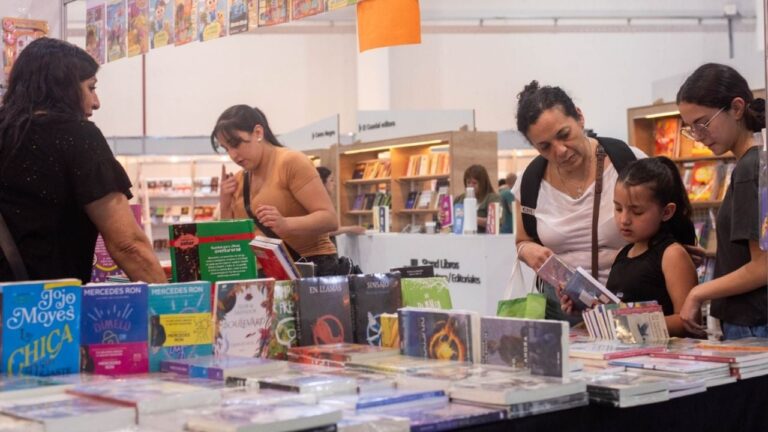 Feria del Libro 2025: descuentos y cuotas para comprar libros
