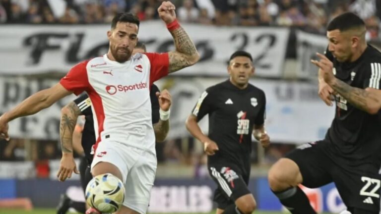 Independiente le ganó sobre el final a Deportivo Riestra