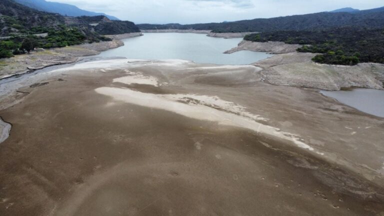 Alerta hídrica en Catamarca por la sequía extrema del Dique Las Pirquitas