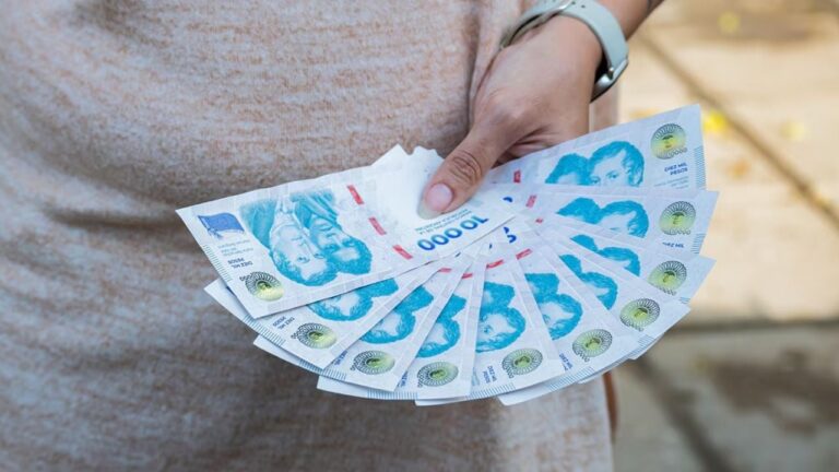 Quiénes acceden a los préstamos personales para jubilados de $30.000.000 y las tasas de interés vigentes