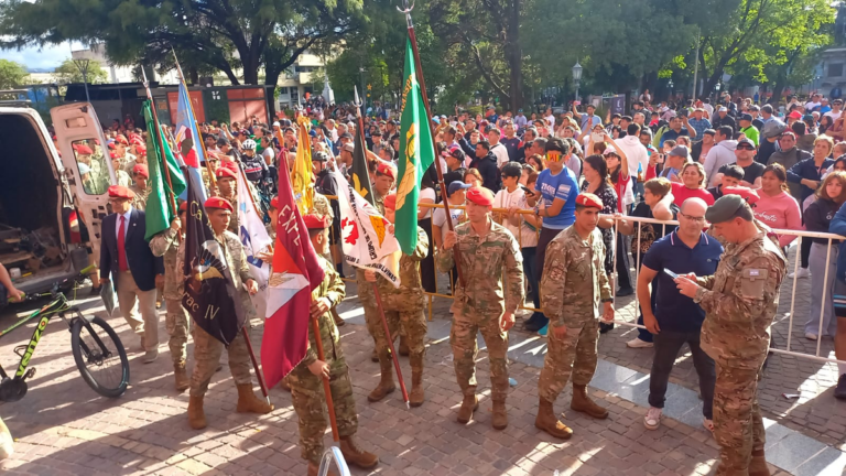 Emotiva llegada de los Paracaidistas Militares al Santuario de la Virgen del Valle
