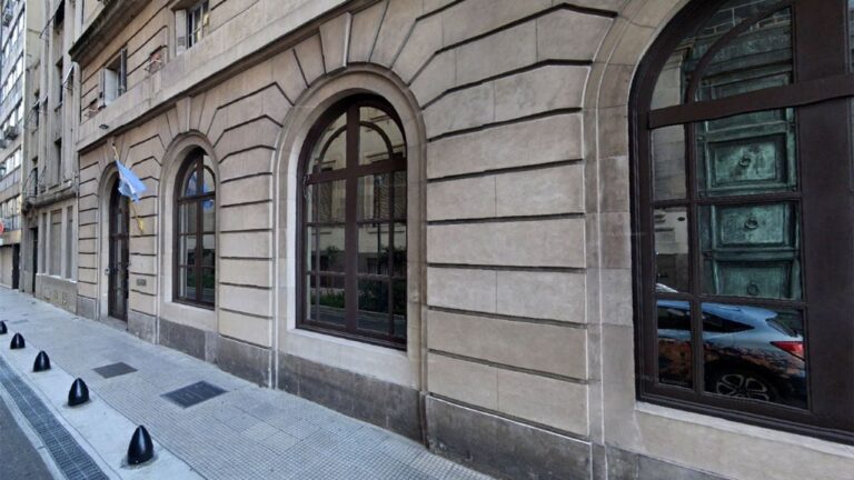 El Gobierno prepara una reforma que le dará más poder a la SIDE