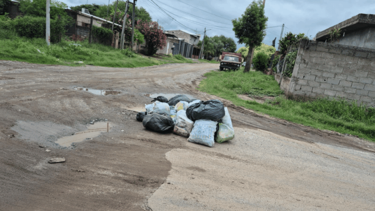 Seguirán de fiestas?: malestar en Valle Viejo por la falta de recolección de residuo