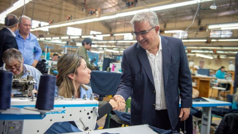Provincia brindó asistencia económica a textiles  por más de $170 millones