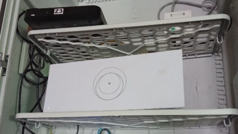 Educación realiza mantenimiento integral de pisos tecnológicos en 84 escuelas