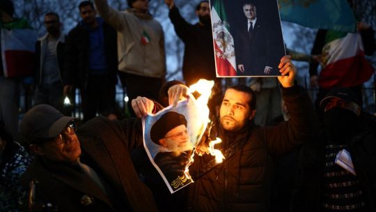 Argentina refuerza la alerta consular y recomienda no viajar a Irán ante la escalada de violencia y represión