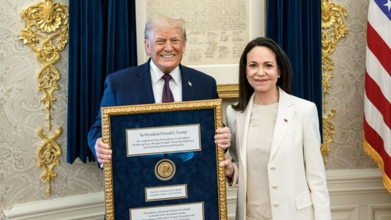 Trump humilló a Corina Machado: la hizo entrar por la puerta de atrás y se quedó con la medalla del Nobel