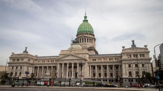El Gobierno activó un «plan de seducción» con los gobernadores para destrabar la reforma laboral