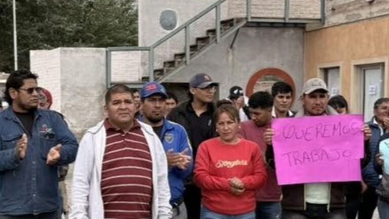 Protesta en las oficinas de MARA