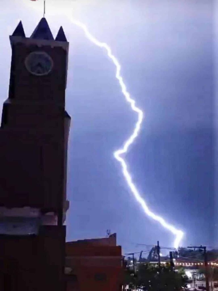 La tormenta obligó a suspender el Festival Reunión de los Pueblos en Tinogasta