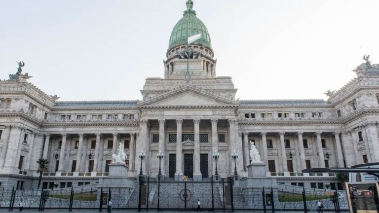 Milei convocó a sesiones extraordinarias: Reforma Laboral y Glaciares