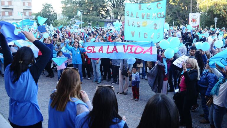 Sectores provida aprovechan Comisión Demográfica para cuestionar la ley de aborto
