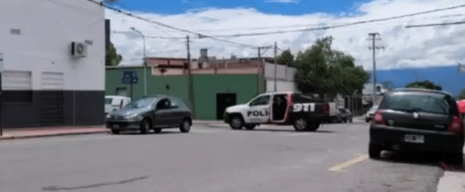 Siniestro vial en Güemes y Avellaneda: un motociclista fue trasladado al hospital