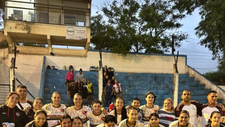 Triunfo clave de las Sagradas bajo la lluvia