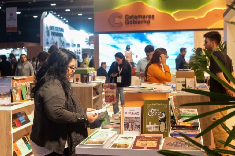 Convocan a escritores de Catamarca para integrar el stand provincial en la Feria del Libro de Buenos Aires