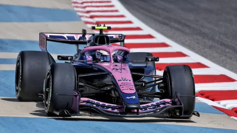 Franco Colapinto terminó último en el primer test de Baréin tras causar la primera bandera roja