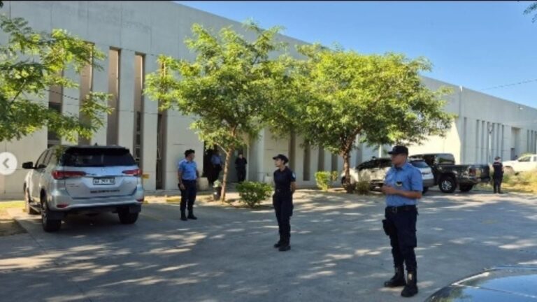 Se presentó ante el fiscal el denunciado por estafas con las viviendas del IPV