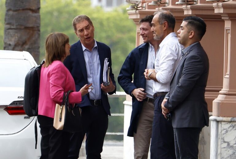 Milei le pidió a la mesa política que se interne en el Senado hasta que salga la reforma laboral