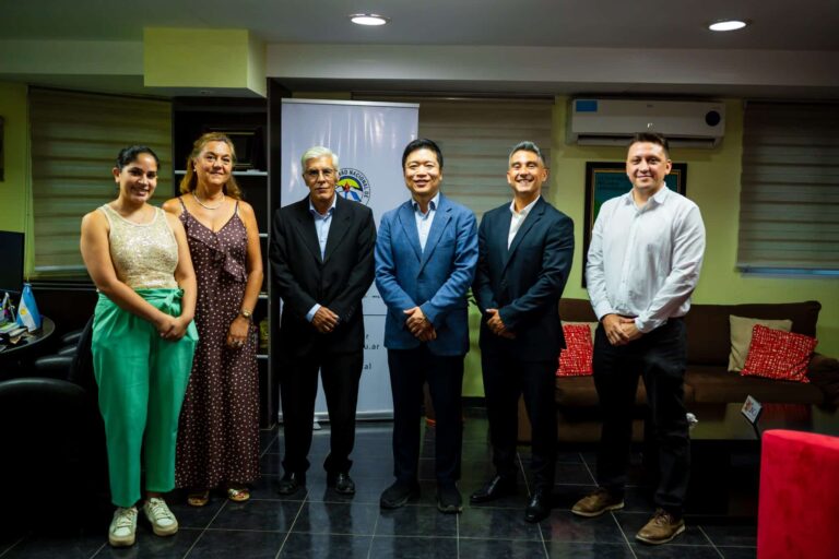 La UNCA y Posco confirmaron la continuidad de becas y proyectan pasantías para estudiantes