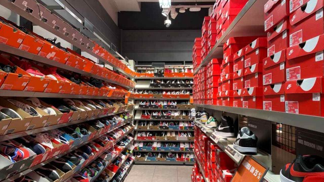 Outlet de Nike vende zapatillas con hasta 40% de descuento y 9 cuotas sin interés