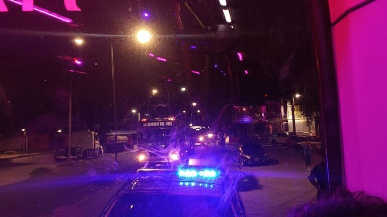 Apedrearon un colectivo con pasajeros en la rotonda de las Mil Viviendas