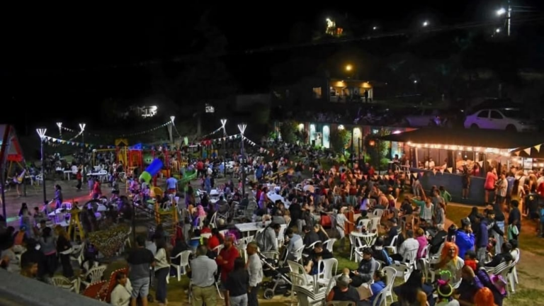 Las Juntas vibró con la primera edición del «Carnaval Junteño»