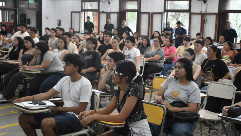 La Facultad de Derecho dio la bienvenida a las y los ingresantes 2026