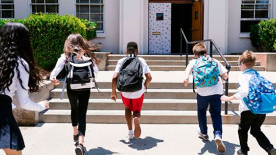 Vuelta al cole 2026: consejos para reducir la ansiedad de los chicos el primer día