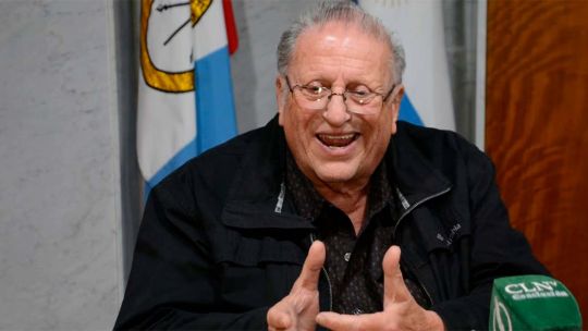 Un dirigente radical, sobre Javier Milei: «Quizás se pega un tiro en la cabeza y nos soluciona un problema»