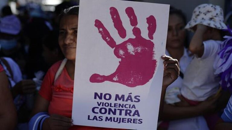 Dos arrestados por agredir a sus parejas