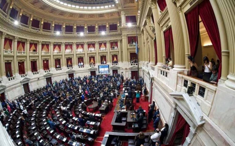 Reforma a la Ley de Glaciares: el oficialismo acelera en Diputados y busca este miércoles dar una señal firme a la megaminería