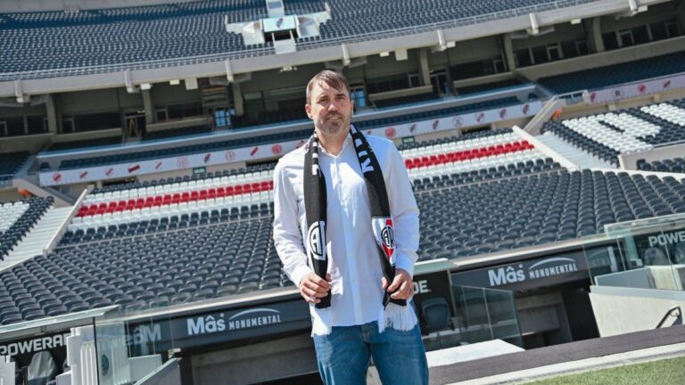 Cuándo debuta Chacho Coudet en el banco de suplentes de River