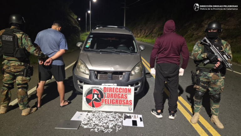 Un sargento de la Policía Federal fue detenido con más de 300 dosis de cocaína