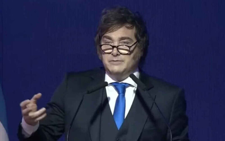 Milei: Cada vez que bajamos impuestos y desregulamos estamos devolviendo la propiedad privada