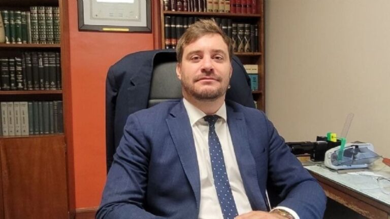 Policía acusado de lesiones graves no irá a juicio: el juez le otorgó la probation