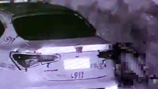 Desafectaron a un policía bonaerense que fue grabado manteniendo relaciones al lado del patrullero